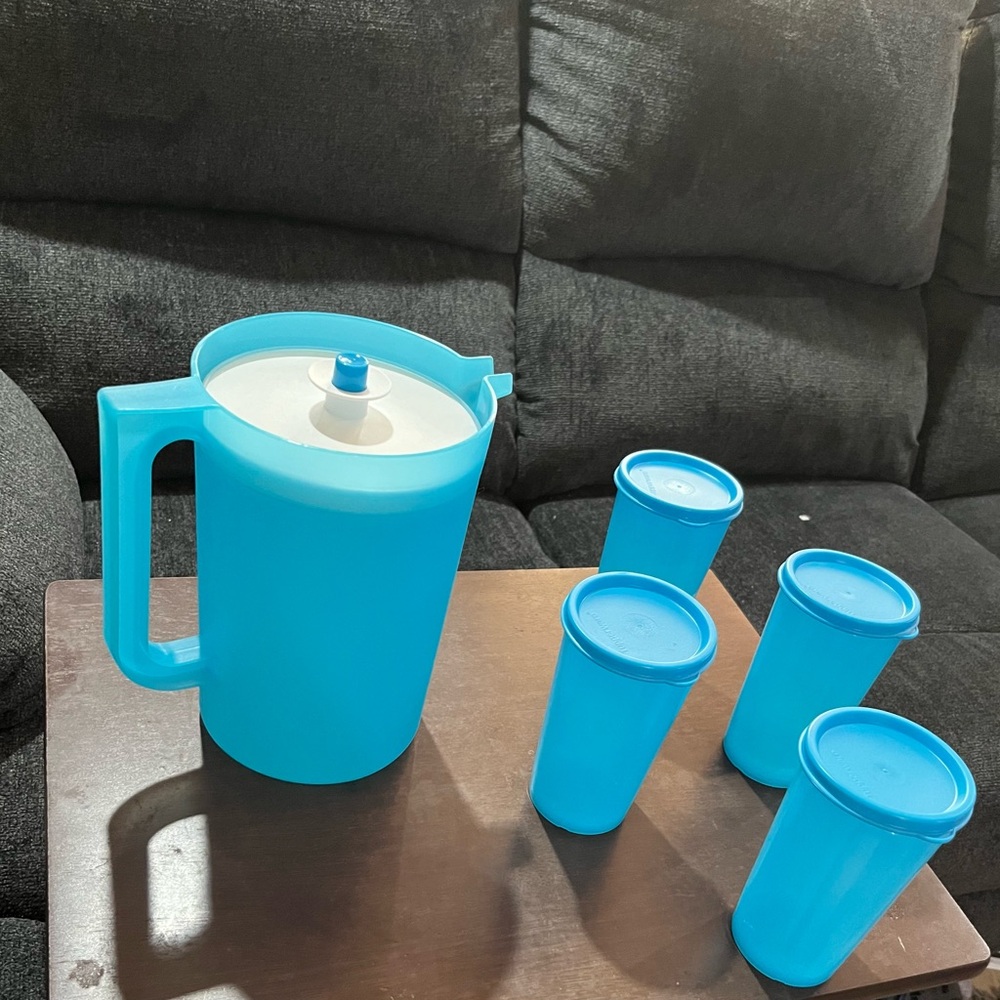Brand new Tupperware blue pitcher set
